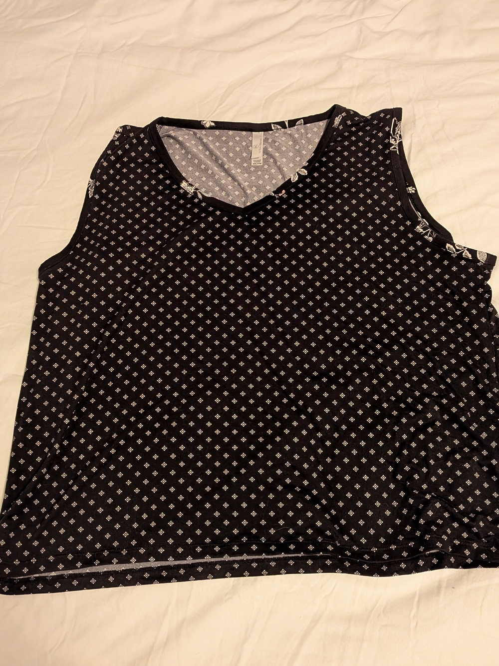 Women’s Black V-Neck Sleeveless Tank with Micro Diamond Print Size XXL